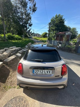 MINI Cooper F55 2022