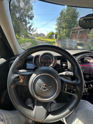 MINI Cooper F55 2022