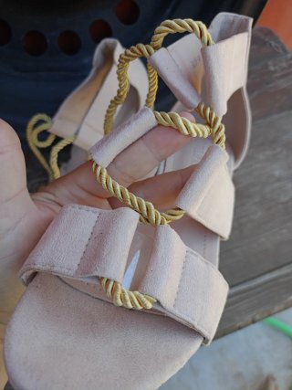 Sandalias beige sin estrenar