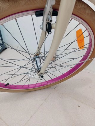 Bicicleta Btwin color crema niña 24 pulgadas