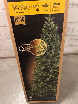 Árbol de Navidad Carrefour 180cm + Adornos Dorados