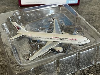 Avión AIRBUS A300-600 QATAR AIRWAYS Herpa 1/500