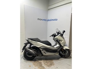 Honda Forza 300
