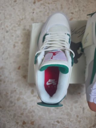 Jordan 4 Retro SB Pine Green Taglia 43