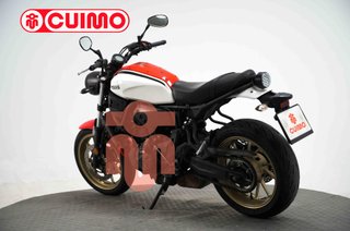 YAMAHA XSR 700