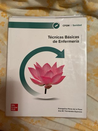 Libros de grado medio auxiliar de enfermería