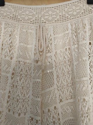 Conjunto beige pantalón y top crochet