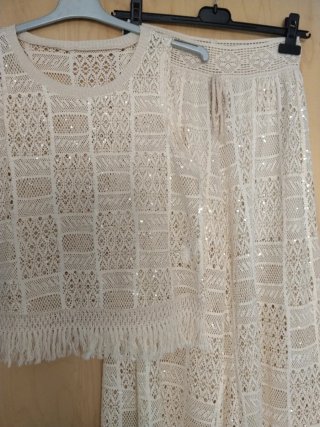 Conjunto beige pantalón y top crochet