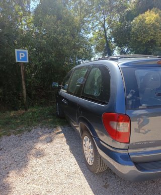 Chrysler Voyager SE 2.4 Gris funciona perfectament