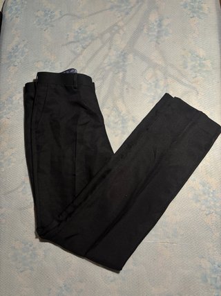 Traje gris oscuro, un solo uso