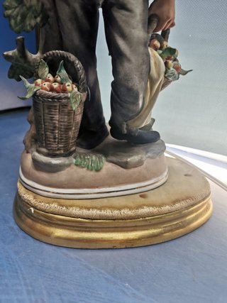 Lámpara de sobremesa con figura porcelana, capodimonte