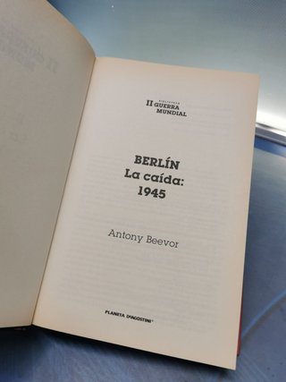 Libro  BERLÍN . LA CAÍDA 1945 - ANTONY BEEVOR