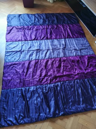 Edredón satinado morado