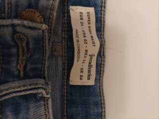 Pantalones vaqueros mujer desgastados