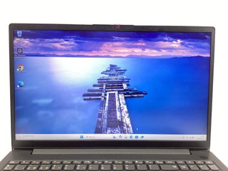 pc portatil lenovo 83a1