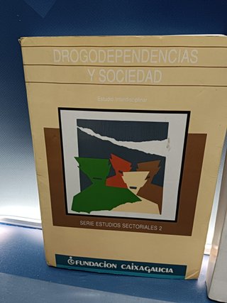2 libros, Drogodependencias y sociedad + Comunicaciones