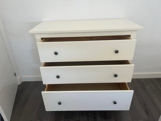 Cómoda 3 cajones Ikea blanca en muy buen estado
