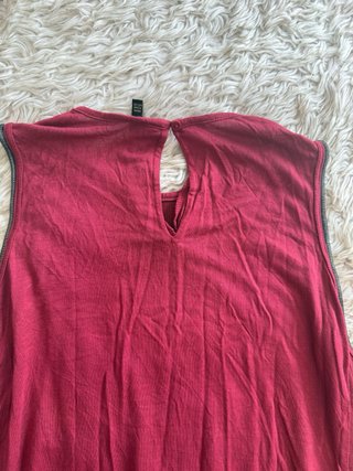 Blusa sin mangas burdeos