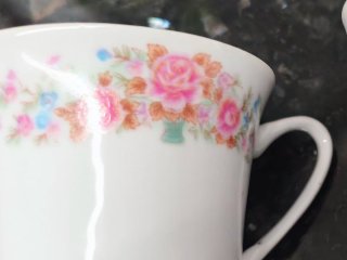 2 TAZAS ANTIGUAS PORCELANA ESMALTADA