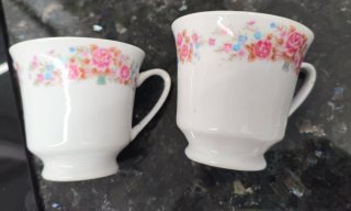 2 TAZAS ANTIGUAS PORCELANA ESMALTADA