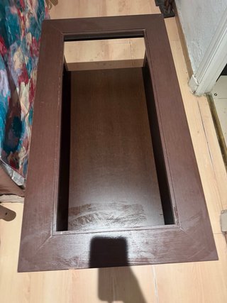 Mesa de madera marrón
