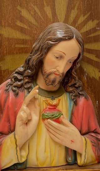 Jesús en cuadro de madera con relieve 50cm