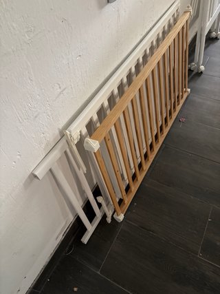 Cuna blanca con dibujos