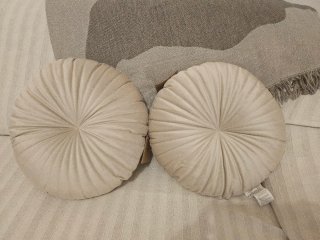 2 Cojines Redondos Jysk Beige