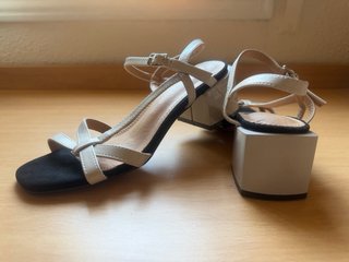 Sandalias Marypaz tacón cuadrado muy nuevas