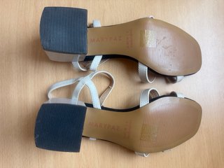 Sandalias Marypaz tacón cuadrado muy nuevas