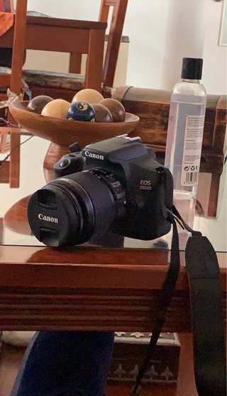 Canon EOS 2000D: Kit fotografico completo in eccellenti condizioni