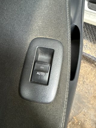 MANDO ELEVALUNAS TRASERO IZQUIERDO Toyota Auris (E18)(10.2012->)
