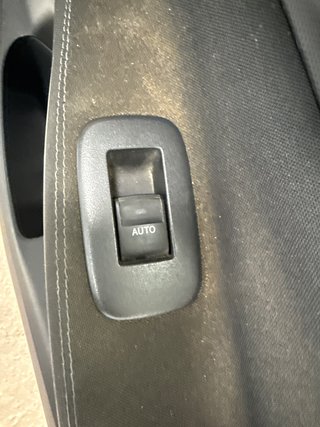 MANDO ELEVALUNAS TRASERO DERECHO Toyota Auris (E18)(10.2012->)