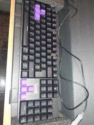 Torre PC Intel Core i5 8th Gen + Teclado Gaming