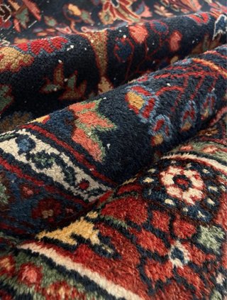 Preciosa alfombra persa antigua anudada a mano