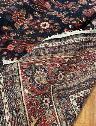 Preciosa alfombra persa antigua anudada a mano