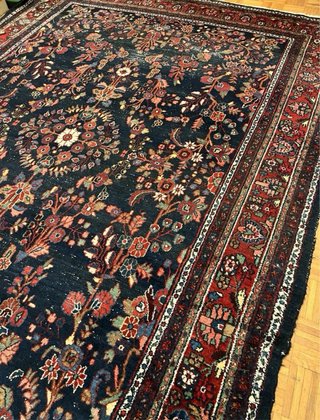 Preciosa alfombra persa antigua anudada a mano