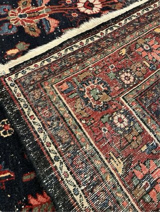 Preciosa alfombra persa antigua anudada a mano