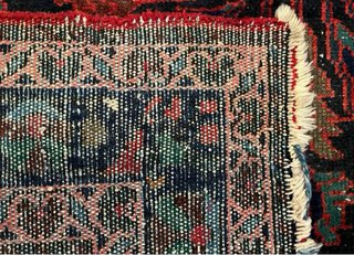 Preciosa alfombra persa antigua anudada a mano