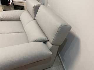 Sofá 2/3 plazas gris sin uso. Asientos extensibles