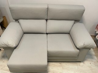 Sofá 2/3 plazas gris sin uso. Asientos extensibles