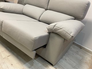 Sofá 2/3 plazas gris sin uso. Asientos extensibles