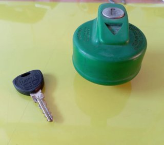 Tapa de combustible Lancia con llave