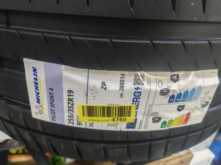 Neumático Michelin Pilot Sport 4 245/40ZR18