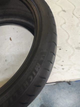 Neumático Michelin Pilot Sport 4 245/40ZR18