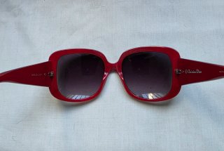 Gafas de sol Christian Dior en color gris y rojo