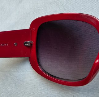 Gafas de sol Christian Dior en color gris y rojo
