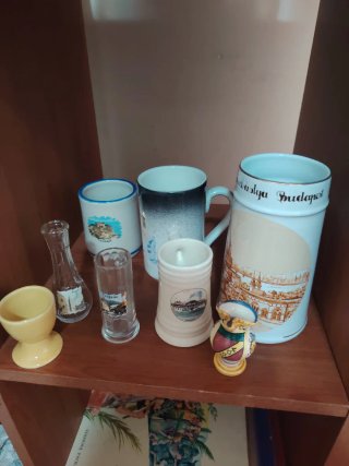 Tazze souvenir posti assortiti di diverse misure