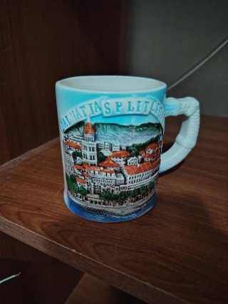 Tazze souvenir posti assortiti di diverse misure