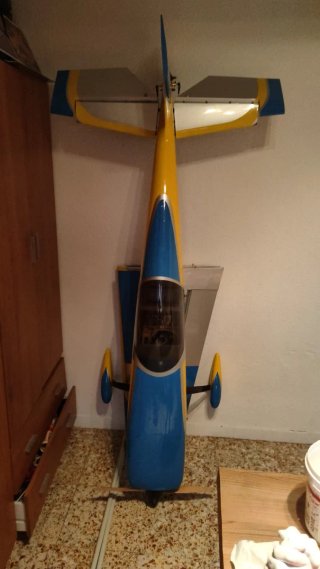 Avión RC Azul y Amarillo